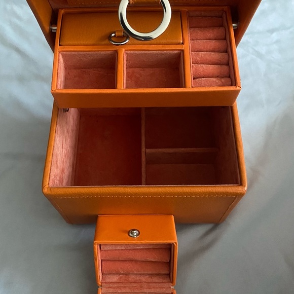 Talbots jewelry box double as a handbag - Picture 7 of 8